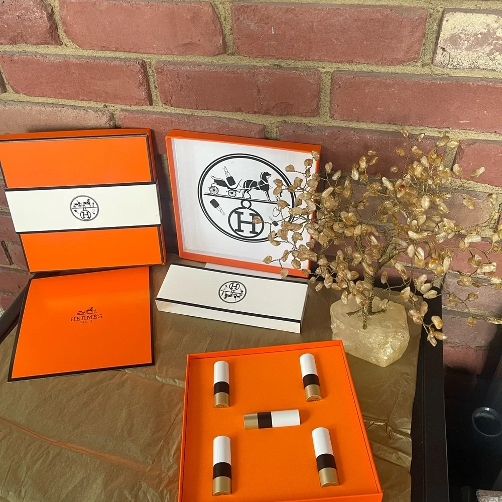 🔥Hermès 🔥Orange and White 🔥Lipstick Set.🔥 - Picture 4 of 5